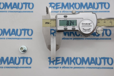 Обводной ролик стеклоподъёмника с клепкой 772495