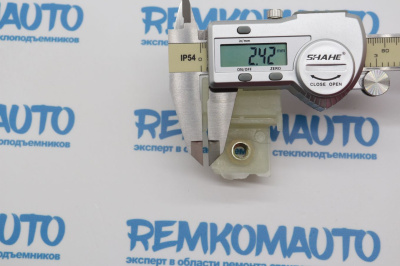 Держатель стекла (лопатка) стеклоподъёмника 771339