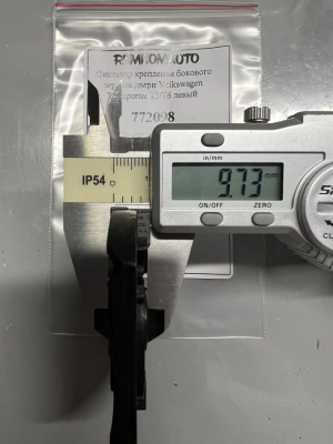 Фиксатор крепления бокового зеркала двери Volkswagen Transporter T5/T6 левый 772098