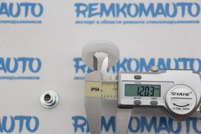 Обводной ролик стеклоподъёмника с клепкой 771335