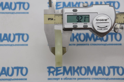 Держатель обводного ролика стеклоподъёмника 770905