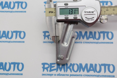 Фиксатор направляющего держателя стеклоподъёмника 770798