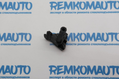 Фиксатор ручки двери Renault Master 3/Opel Movano A (перед. лев.) 771722