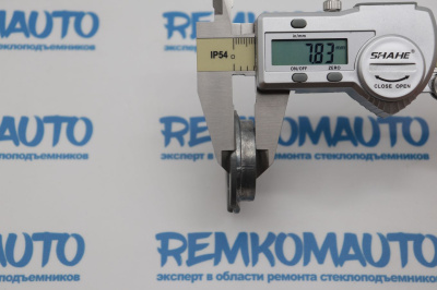 Стопор зеркала Mercedes Benz правый 772562