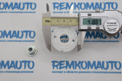 Обводной ролик стеклоподъёмника с клепкой 770587