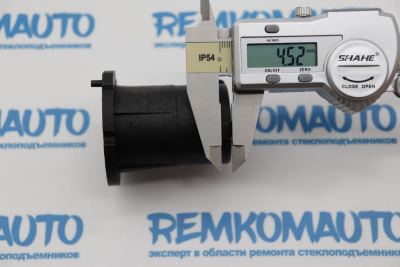 Кронштейн бокового зеркала двери Fiat 500/Freemont 772848