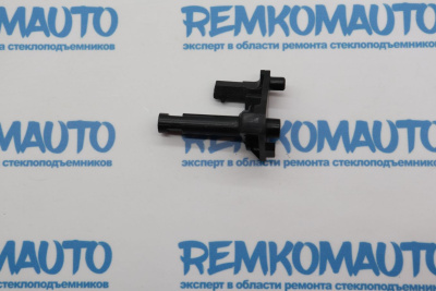 Фиксатор ручки двери Renault Master 3/Opel Movano A (перед. лев.) 771722