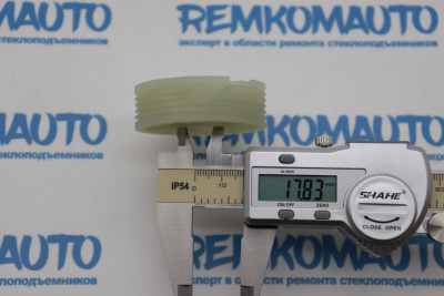 Ролик стеклоподъёмника (катушка стеклоподъемника) 771957