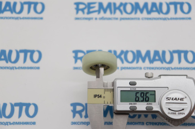 Ролик боковой сдвижной двери Volkswagen Transporter (Ø 7/30 мм.) 770169