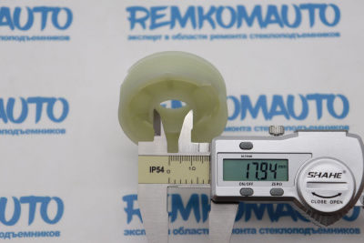 Ролик стеклоподъёмника (катушка стеклоподъемника) правый 772363