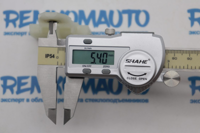 Держатель стекла (лопатка) стеклоподъёмника Nissan/Renault (ОЕМ: KR017442, 803202F00B) 771342