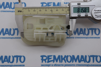 Направляющий держатель стеклоподъёмника (каретка стеклоподъемника) 770331