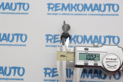 Шток личинки замка двери Skoda Fabia/Volkswagen Golf 4 (перед. лев./прав.) 771553