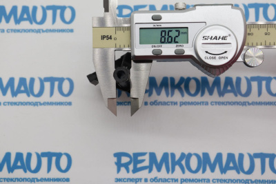 Фиксатор ручки двери Renault Master 3/Opel Movano A (перед. лев.) 771722