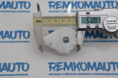 Держатель обводного ролика стеклоподъёмника 771142 Держатель обводного ролика стеклоподъёмника 771142