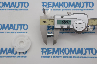 Обводной ролик стеклоподъёмника с клепкой 772495