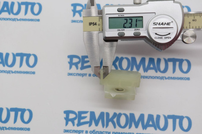 Держатель стекла (лопатка) стеклоподъёмника 771339