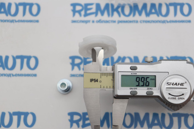 Обводной ролик стеклоподъёмника с клепкой 772494