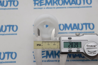 Ролик стеклоподъёмника (катушка стеклоподъемника) 771175