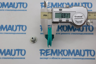 Обводной ролик стеклоподъёмника с клепкой 772493