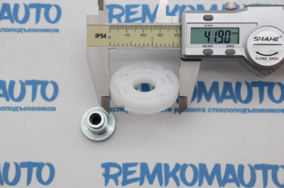 Обводной ролик стеклоподъёмника с клепкой 770588