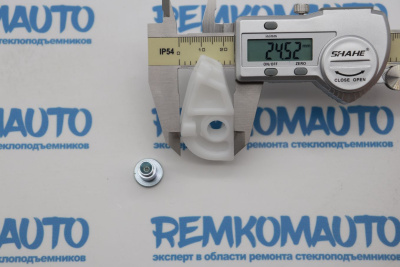 Обводной ролик стеклоподъёмника с клепкой 772284