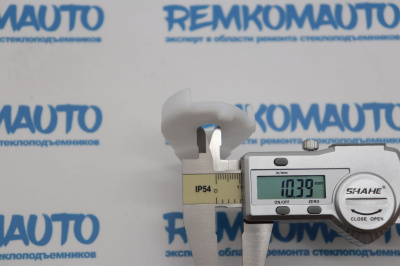 Держатель обводного ролика стеклоподъёмника 771142 Держатель обводного ролика стеклоподъёмника 771142