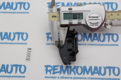 Фиксатор подлокотника Volkswagen Passat/Polo/Skoda Octavia 770072