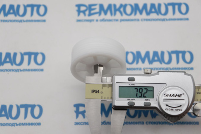 Ролик стеклоподъёмника (катушка стеклоподъемника) 770955