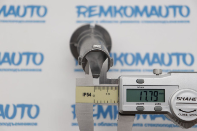 Кронштейн бокового зеркала двери Volkswagen Amarok 771667