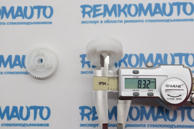 Комплект шестерен замка двери BMW (2 шт.) (перед. прав.) 771512