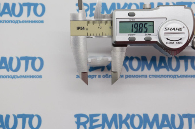 Фиксатор стекла стеклоподъёмника Citroen Xantia/Lancia Lybra/Peugeot 307/Renault   770419