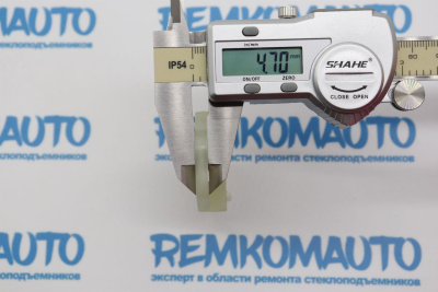 Держатель стекла (лопатка) стеклоподъёмника 772497