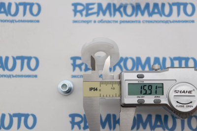 Обводной ролик стеклоподъёмника с клепкой 772494