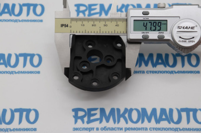 Фиксатор крепления бокового зеркала двери Volkswagen Transporter T5/T6 левый 772098