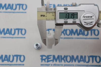 Обводной ролик стеклоподъёмника с клепкой 772283