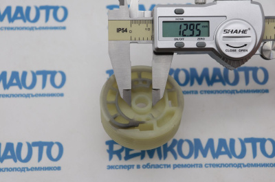 Ролик стеклоподъёмника (катушка стеклоподъемника) 770497