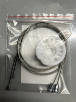 Ремкомплект электрич. ст-ка (трос+ролик) Toyota Avensis 1 покол. 1997-2003 (перед. прав.) 777637