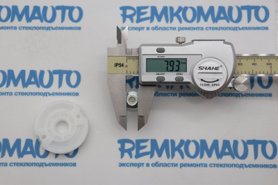 Обводной ролик стеклоподъёмника с клепкой 772495