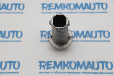 Кронштейн бокового зеркала двери Volkswagen Polo 771666