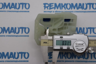 Направляющий держатель (каретка) стеклоподъёмника 770867