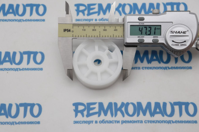 Ролик стеклоподъёмника (катушка стеклоподъемника) 770955
