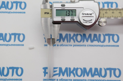 Направляющая стекла, боковой фиксатор стекла (7775575, 7608099, 922729) 770918