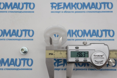 Обводной ролик стеклоподъёмника с клепкой 772495