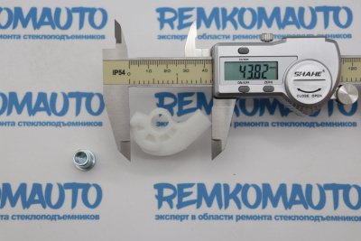 Обводной ролик стеклоподъёмника с клепкой 771135