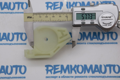 Держатель обводного ролика стеклоподъёмника 770906 Держатель обводного ролика стеклоподъёмника 770906