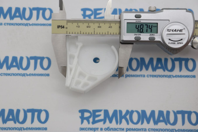 Держатель обводного ролика стеклоподъёмника 770908