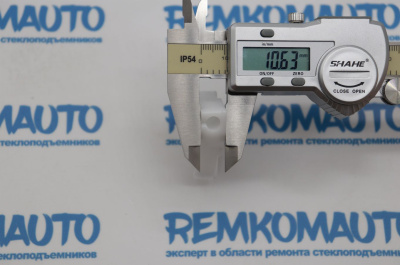 Держатель обводного ролика стеклоподъёмника 771142 Держатель обводного ролика стеклоподъёмника 771142