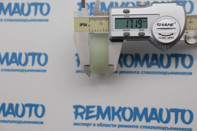 Ролик стеклоподъемника (катушка стеклоподъемника) универсальный 776066