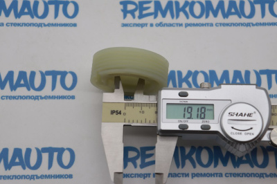 Ролик стеклоподъёмника (катушка стеклоподъемника) 771250